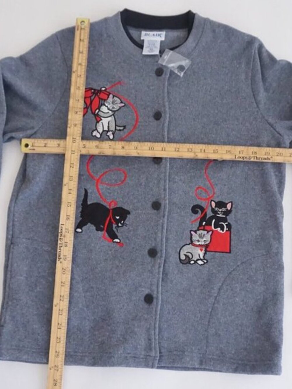 Vintage Blair Gray Cardigan Cats Yarn Holiday Cabincore Grandmacore Festive M - Picture 3 of 9